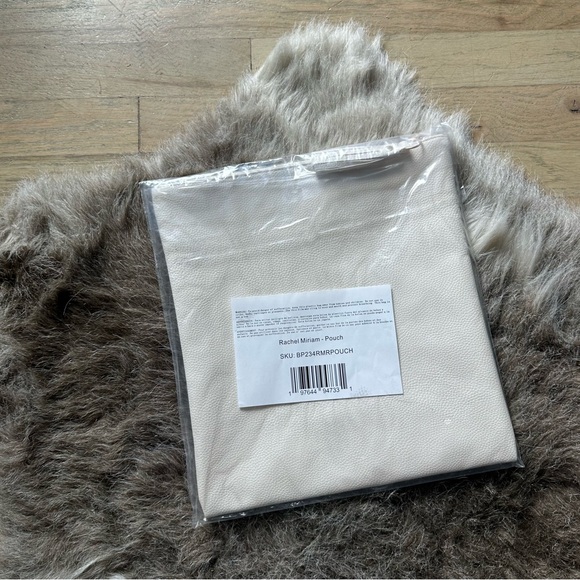 Rachel Miriam Eve Clutch - Ivory - Fringe Zipper Detail - NWT (new in bag) - Picture 4 of 4